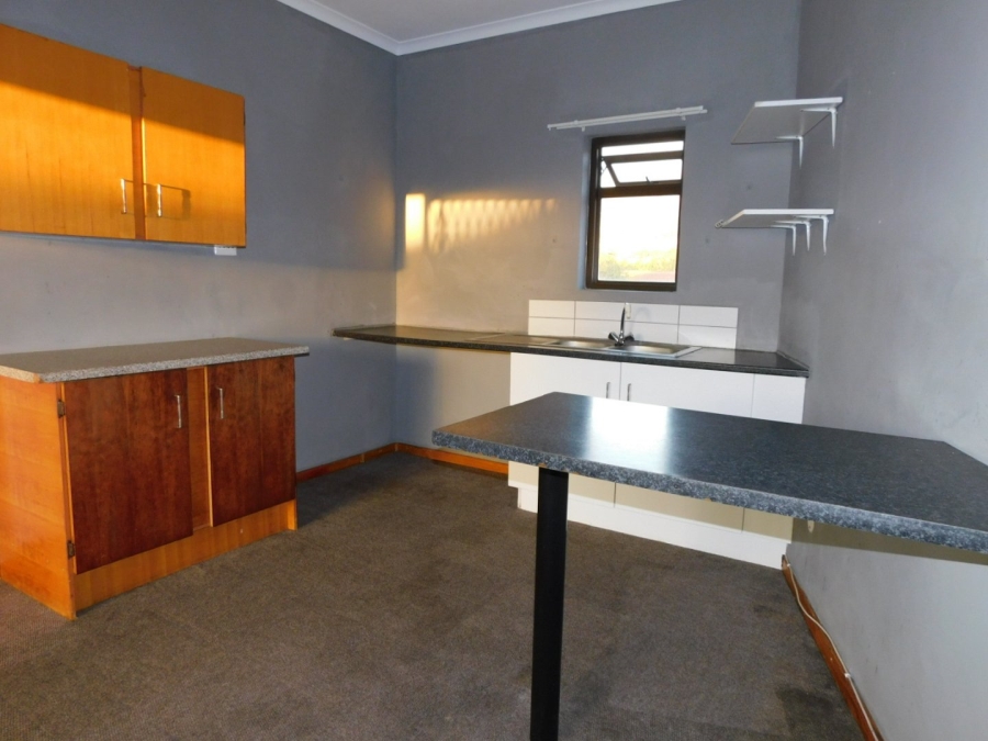 6 Bedroom Property for Sale in Dobson Western Cape